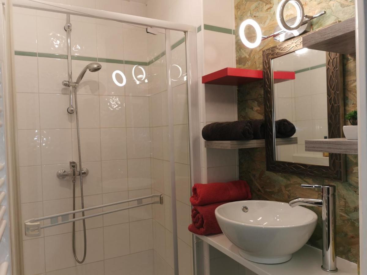 Ty Clement Apartment Dinan Ngoại thất bức ảnh